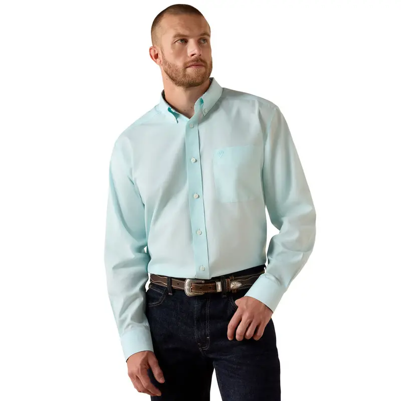 10071537 Ariat Men's Wrinkle Free Solid Pinpoint Oxford Classic Fit Long Sleeve Button Down Shirt - Angel Blue 1