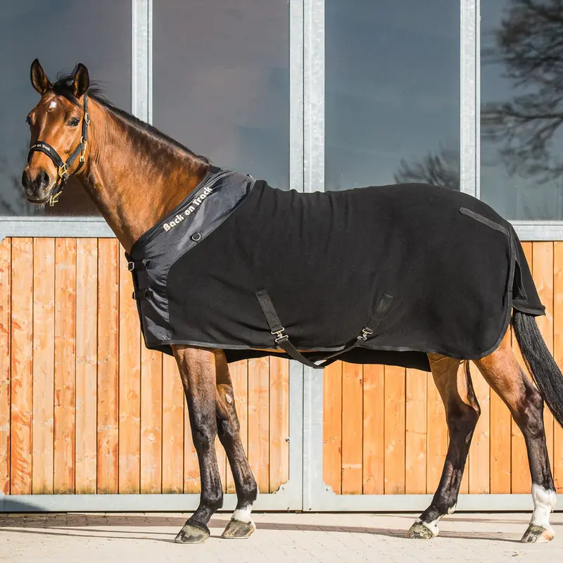 214190 Back On Track Supreme Fleece Cooler - Black 1