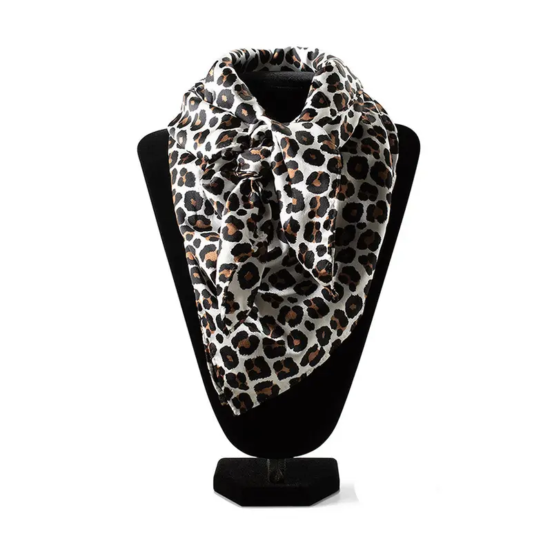 A0900697 Ariat Wild Rag - Leopard Print 1