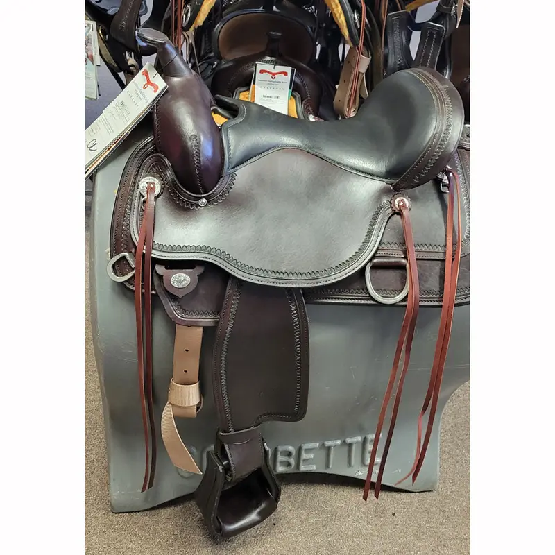 Demo 1651-1601-04 Circle Y Topeka Flex2 Western Saddle 16 Inch Seat Medium Tree Walnut- Demo Model 1