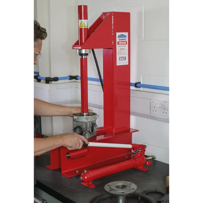 Hydraulic Press 10Tonne Bench 'C' Type 1